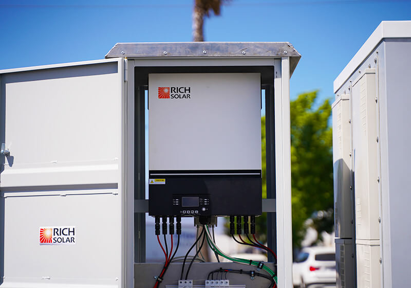 Rich Solar Hybrid Inverters