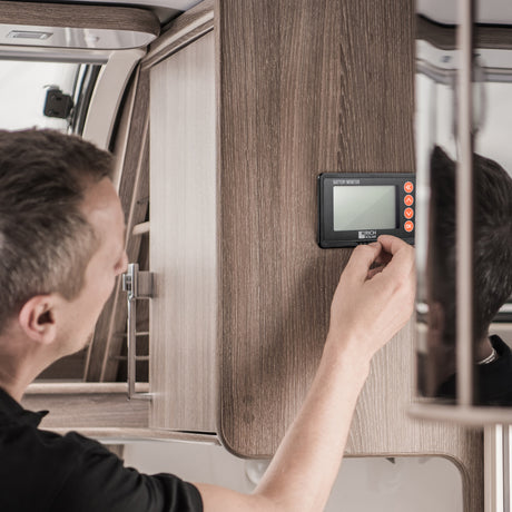 500 Amp Battery Monitor with Shunt | 8~120V 500A Battery Monitor with Shunt | Accurate Battery Status Monitor | Easy to Use - RICH SOLAR